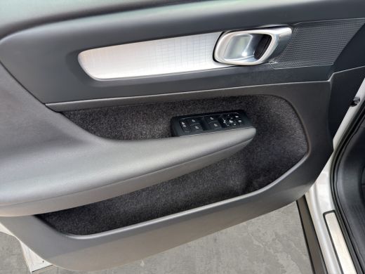 Volvo  XC40 1.5 T5 Recharge Business Pro | Apple Carplay/Android Auto | Cruise control adaptief | Stuurwiel e... ActivLease financial lease