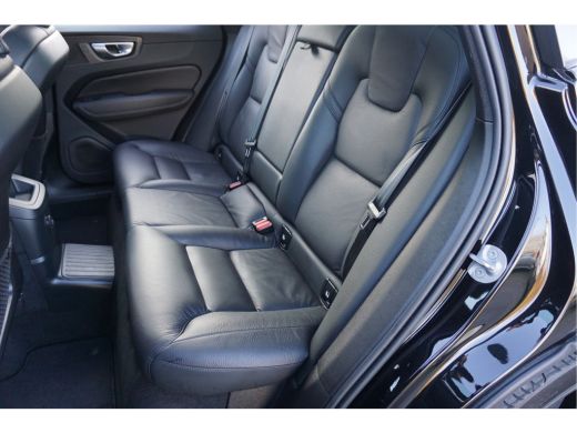 Volvo  XC60 2.0 T6 Plug-in hybrid AWD Ultimate Dark Head-Up Long-Range 20"Velgen Schuifdak. ActivLease financial lease