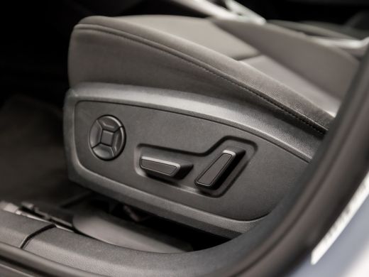 Audi A3 Sportback 30 TFSI Sport (APPLE CARPLAY, GROOT NAVI, CAMERA, ELEK STOEL, ADAPTIVE CRUISE, STOELVER... ActivLease financial lease