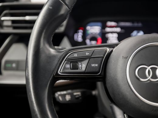 Audi A3 Sportback 30 TFSI Sport (APPLE CARPLAY, GROOT NAVI, CAMERA, ELEK STOEL, ADAPTIVE CRUISE, STOELVER... ActivLease financial lease