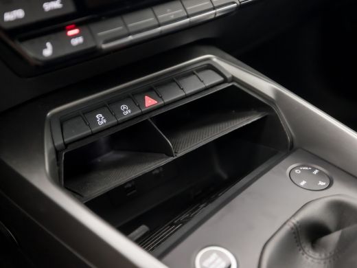 Audi A3 Sportback 30 TFSI Sport (APPLE CARPLAY, GROOT NAVI, CAMERA, ELEK STOEL, ADAPTIVE CRUISE, STOELVER... ActivLease financial lease
