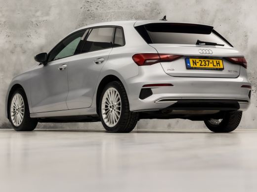 Audi A3 Sportback 30 TFSI Sport (APPLE CARPLAY, GROOT NAVI, CAMERA, ELEK STOEL, ADAPTIVE CRUISE, STOELVER... ActivLease financial lease