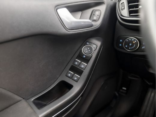 Ford Fiesta 1.0 EcoBoost Titanium (APPLE CARPLAY, GROOT NAVI, CLIMATE, SPORTSTOELEN, LM VELGEN, PARKEERSENSOR... ActivLease financial lease