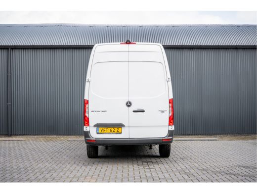 Mercedes-Benz Sprinter 311 CDI RWD L2H2 | Volledig Ingericht | Mbux | Camera | Navi | Climatronic ActivLease financial lease