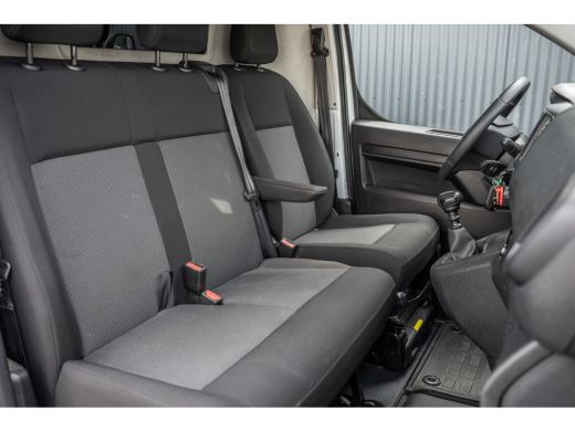 Opel Vivaro 1.5 | 3-Zits | 1e Eigenaar | Camera | Inrichting | Cruise | Airco | Trekhaak ActivLease financial lease