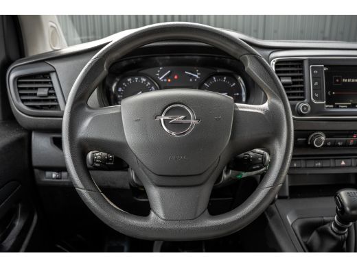 Opel Vivaro 1.5 | 3-Zits | 1e Eigenaar | Camera | Inrichting | Cruise | Airco | Trekhaak ActivLease financial lease