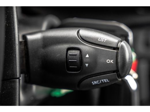 Opel Vivaro 1.5 | 3-Zits | 1e Eigenaar | Camera | Inrichting | Cruise | Airco | Trekhaak ActivLease financial lease