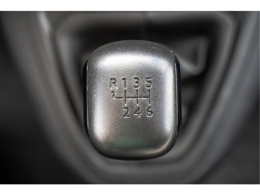 Opel Vivaro 1.5 | 3-Zits | 1e Eigenaar | Camera | Inrichting | Cruise | Airco | Trekhaak ActivLease financial lease