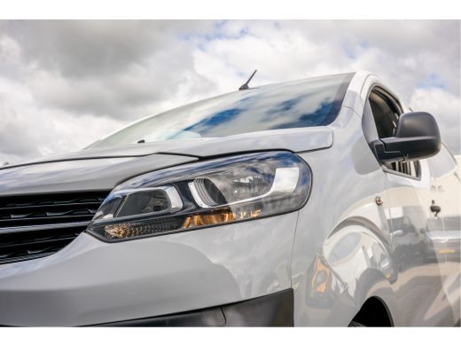 Opel Vivaro 1.5 | 3-Zits | 1e Eigenaar | Camera | Inrichting | Cruise | Airco | Trekhaak ActivLease financial lease