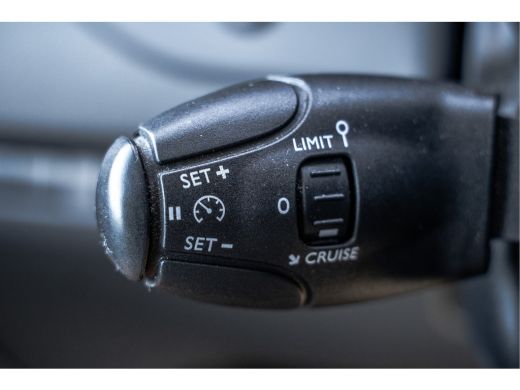Opel Vivaro 1.5 L2H1 | 3-Zits | 1e Eigenaar | Cruise | PDC | Airco ActivLease financial lease