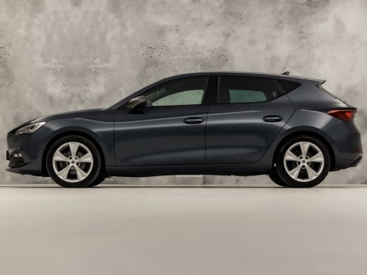 Seat Leon 1.0 TSI FR Sport (APPLE CARPLAY, GROOT NAVI, GETINT GLAS, PARKEERSENSOREN, SPORTSTOELEN, ADAPTIVE... ActivLease financial lease