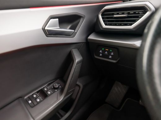 Seat Leon 1.0 TSI FR Sport (APPLE CARPLAY, GROOT NAVI, GETINT GLAS, PARKEERSENSOREN, SPORTSTOELEN, ADAPTIVE... ActivLease financial lease