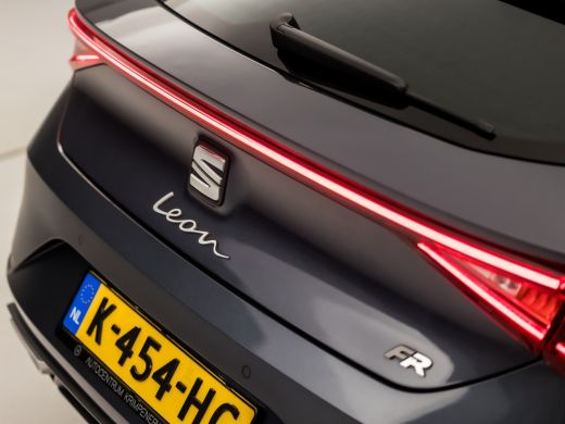 Seat Leon 1.0 TSI FR Sport (APPLE CARPLAY, GROOT NAVI, GETINT GLAS, PARKEERSENSOREN, SPORTSTOELEN, ADAPTIVE... ActivLease financial lease