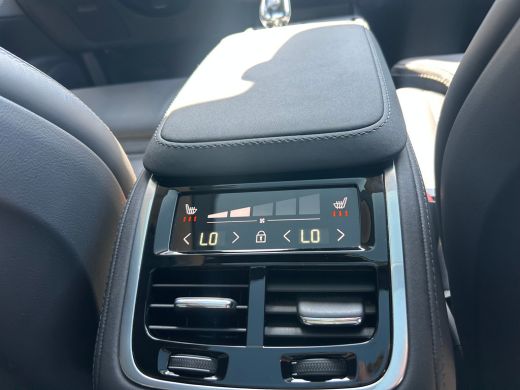 Volvo  XC90 2.0 T8 Plug-in hybrid AWD Ultra Bright | Luchtvering | Trekhaak | 360 camera | HU-Display | Stoel... ActivLease financial lease