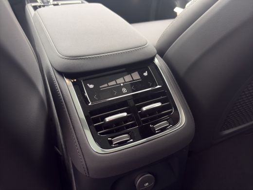 Volvo  XC90 Ultra Black Edition 2.0 T8 Plug-In Hybrid AWD | Bowers & Wilkins | Luchtvering | Full LED Verlich... ActivLease financial lease