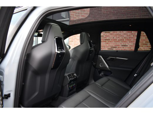 BMW M5 Touring | Kreidegrau Ind. | Ultimate Pack | Keramisch | Pano | Trekh | B&W | DA+ ActivLease financial lease