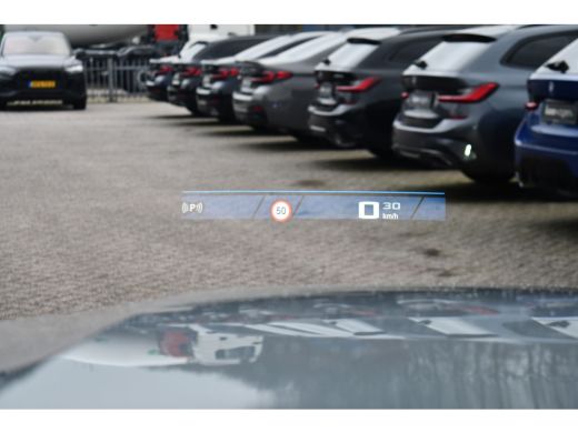 BMW M5 Touring | Kreidegrau Ind. | Ultimate Pack | Keramisch | Pano | Trekh | B&W | DA+ ActivLease financial lease