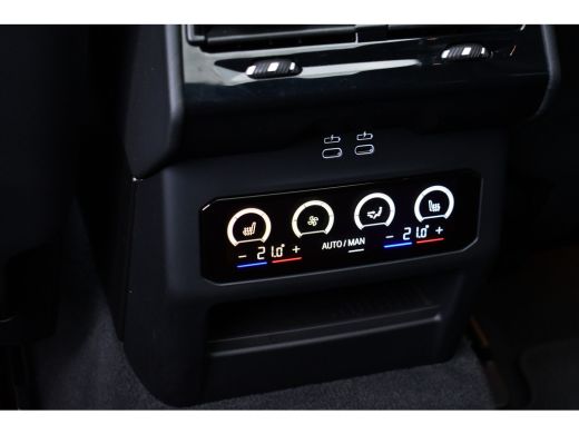 BMW M5 Touring | Kreidegrau Ind. | Ultimate Pack | Keramisch | Pano | Trekh | B&W | DA+ ActivLease financial lease