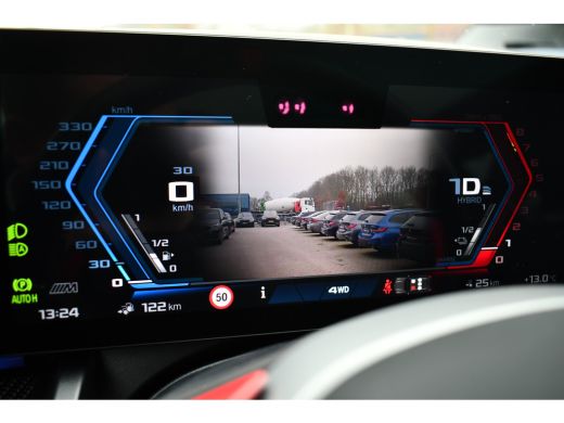 BMW M5 Touring | Kreidegrau Ind. | Ultimate Pack | Keramisch | Pano | Trekh | B&W | DA+ ActivLease financial lease