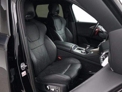 BMW XM PHEV 50e 30 kWh 476 PK *BTW* + 23 INCH | TREKHAAK | DRIVING ASSIST PRO | MASSAGE | HEAD UP ActivLease financial lease
