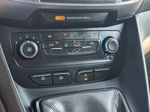 Ford Transit Connect 1.0 Ecoboost 100 PK BENZINE / L1H1 / 1e EIG. / TREKHAAK / CAMERA / PDC / LICHTMETALEN VELGEN ActivLease financial lease