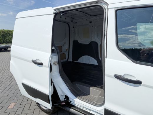 Ford Transit Connect 1.0 Ecoboost 100 PK BENZINE / L1H1 / 1e EIG. / TREKHAAK / CAMERA / PDC / LICHTMETALEN VELGEN ActivLease financial lease