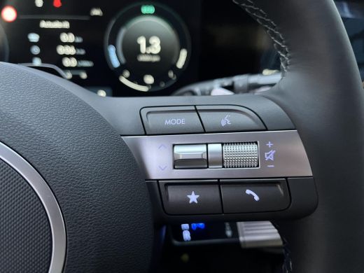 Hyundai Kona 1.6 GDI HEV Premium &euro; 6.650,- VOORRAAD VOORDEEL | Rijklaaprijs! ActivLease financial lease