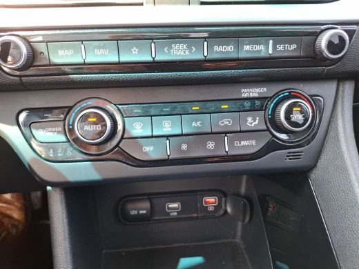 Kia Niro 1.6 GDi Hybrid DynamicLine | Achteruitrijcamera | ActivLease financial lease
