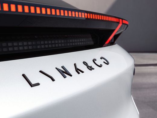 Lynk & Co 02 Core 66 kWh | 11 kW lader | Achteruitrijcamera | Alarmsysteem ActivLease financial lease
