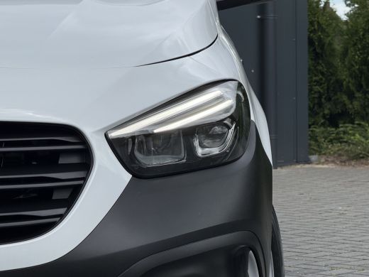Mercedes-Benz eCitan 112 Pro L2H1 / 51 kWh / 6.716 KM / ** RIJKLAAR ** / LED HIGH PERFORMANCE KOPLAMPEN / CAMERA / ECC... ActivLease financial lease