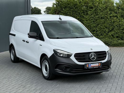 Mercedes-Benz eCitan 112 Pro L2H1 / 51 kWh / 6.716 KM / ** RIJKLAAR ** / LED HIGH PERFORMANCE KOPLAMPEN / CAMERA / ECC... ActivLease financial lease