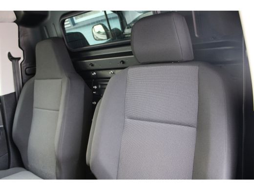 Opel Combo-e 50kWh 136 PK | CAMERA | NAVIGATIE | BETIMMERING | VERWARMD STUUR | VOORVERWARMBAAR | APPLE CARPLA... ActivLease financial lease