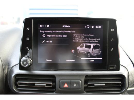 Opel Combo-e 50kWh 136 PK | CAMERA | NAVIGATIE | BETIMMERING | VERWARMD STUUR | VOORVERWARMBAAR | APPLE CARPLA... ActivLease financial lease