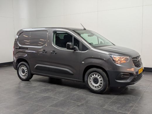 Opel Combo-e 50kWh 136 PK | CAMERA | NAVIGATIE | BETIMMERING | VERWARMD STUUR | VOORVERWARMBAAR | APPLE CARPLA... ActivLease financial lease