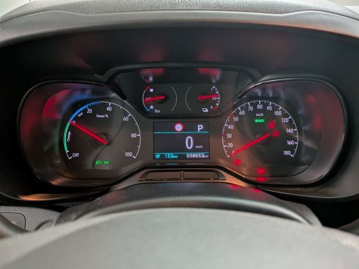 Opel Combo-e 50kWh 136 PK | CAMERA | NAVIGATIE | BETIMMERING | VERWARMD STUUR | VOORVERWARMBAAR | APPLE CARPLA... ActivLease financial lease