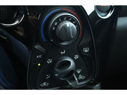 Peugeot 108 1.0 e-VTi Allure | Cruise C. | Navi | Bluetooth | 15" LMV | Elec. Pakket | Cruise C. | Navi | Blu... ActivLease financial lease