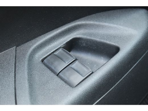 Peugeot 108 1.0 e-VTi Allure | Cruise C. | Navi | Bluetooth | 15" LMV | Elec. Pakket | Cruise C. | Navi | Blu... ActivLease financial lease
