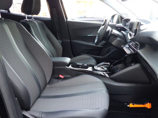Peugeot 2008 1.2 Automaat Allure Pack, Cruise, Camera, PDC, NL/NAP! ActivLease financial lease