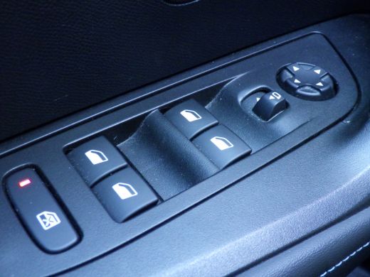 Peugeot 2008 1.2 Automaat Allure Pack, Cruise, Camera, PDC, NL/NAP! ActivLease financial lease