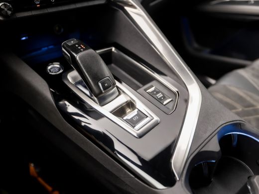 Peugeot 5008 1.2 PureTech GT 7 Persoons Automaat (APPLE CARPLAY, 1e EIGENAAR, GROOT NAVI, LEDER/ALCANTARA, 360... ActivLease financial lease