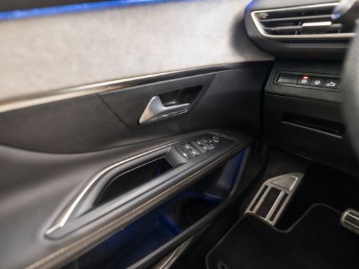 Peugeot 5008 1.2 PureTech GT 7 Persoons Automaat (APPLE CARPLAY, 1e EIGENAAR, GROOT NAVI, LEDER/ALCANTARA, 360... ActivLease financial lease