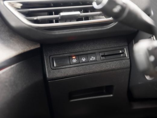 Peugeot 5008 1.2 PureTech GT 7 Persoons Automaat (APPLE CARPLAY, 1e EIGENAAR, GROOT NAVI, LEDER/ALCANTARA, 360... ActivLease financial lease