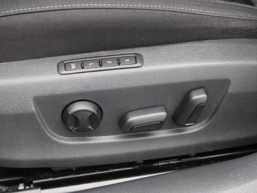 Skoda Superb Combi 1.5 TSi 150 Pk Automaat Business Edition | Stoelverwarming | Adaptive Cruise | Climatronic ... ActivLease financial lease