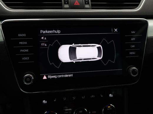 Skoda Superb Combi 1.5 TSi 150 Pk Automaat Business Edition | Stoelverwarming | Adaptive Cruise | Climatronic ... ActivLease financial lease