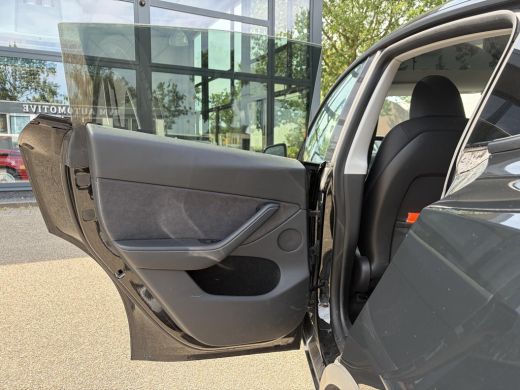 Tesla Model Y Long Range AWD 75 kWh SOH 95% | TESLA FABRIEKSGARANTIE TOT 2028/ 80.000KM! | FABRIEKSGARANTIE OP ... ActivLease financial lease