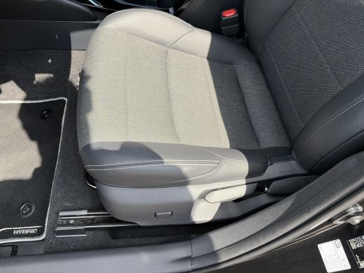 Toyota Corolla Hybrid 140 Dynamic ActivLease financial lease
