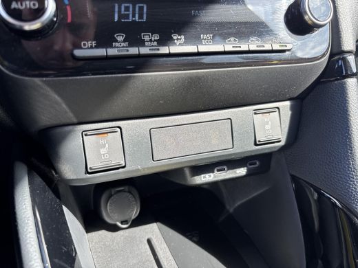 Toyota Yaris 1.5 Hybrid 115 Dynamic ActivLease financial lease