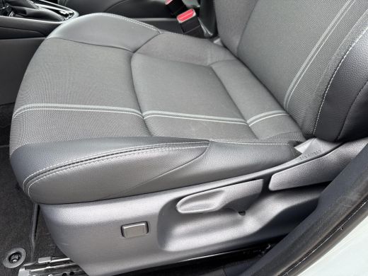 Toyota Yaris Cross 1.5 Hybrid 130 Launch Edition | Trekhaak | Panoramadak | JBL-Audio | HUD | ActivLease financial lease