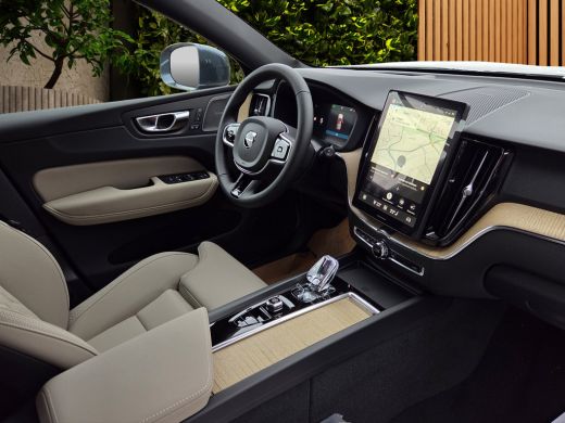 Volvo  XC60 2.0 T6 Plug-in hybrid AWD Plus Bright | Luchtvering | 360 Cam | HUD | Pano | Harman/Kardon ActivLease financial lease