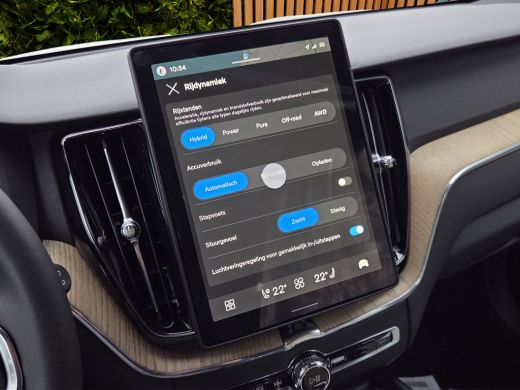 Volvo  XC60 2.0 T6 Plug-in hybrid AWD Plus Bright | Luchtvering | 360 Cam | HUD | Pano | Harman/Kardon ActivLease financial lease